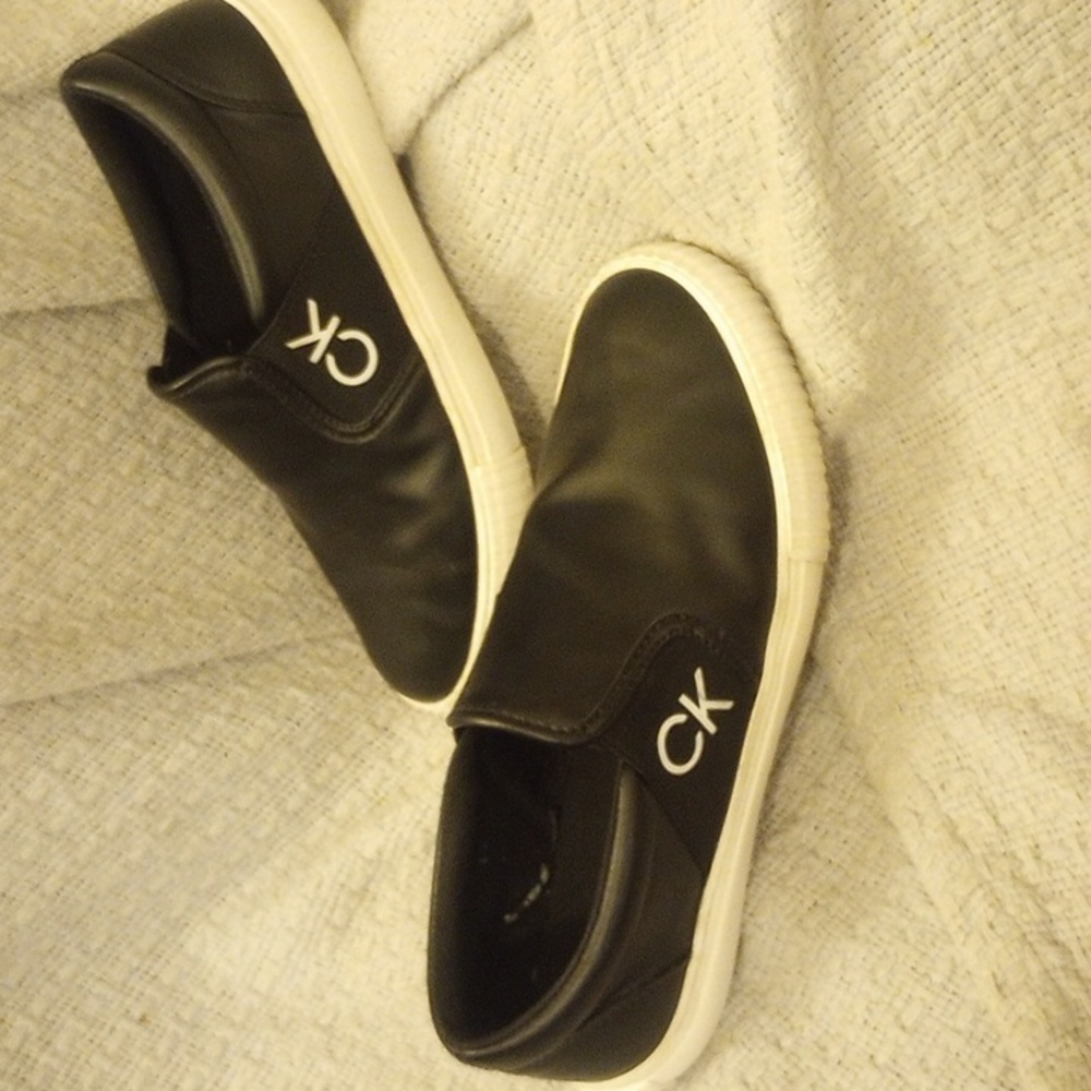 Women's Calvin Klein shoes size 8 in Black